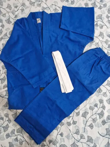 Kimono Infantil Azul com a Faixa branca Tam M1