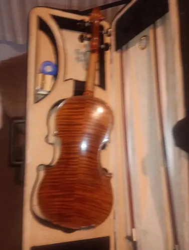 Violino ? Ajustado por lutier mais informações *
