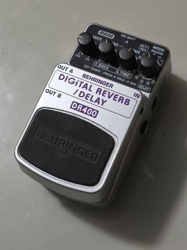 Pedal Behringer Reverb/Delay DR400