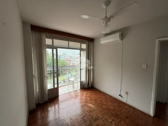 APARTAMENTO 2 QUARTOS COM SACADA E VISTA PANORÂMICA NO CENTRO DE FLORIANÓPOLIS