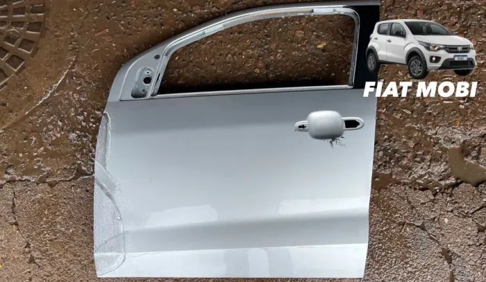 Porta dianteira esquerda mobi 