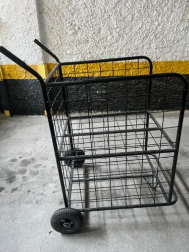 Carrinho de entrega de supermercado