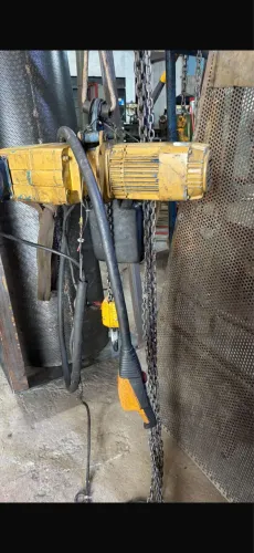 Talha elétrica com controle marca demag para 500 kilos