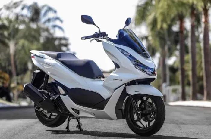 Pcx 2023 branca - 16.000 km - chave reserva + manual .