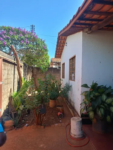VENDO CASA LOCALIZADA EM CRISTIANÓPOLIS-GO