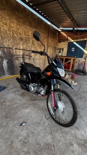 Vendo POP110 2025 extra. Apenas 9 mil km rodados.