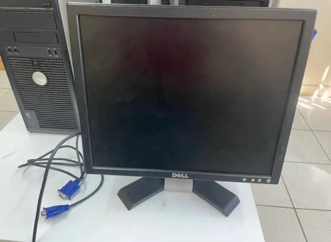 Desktop + tela Dell em bom estado 