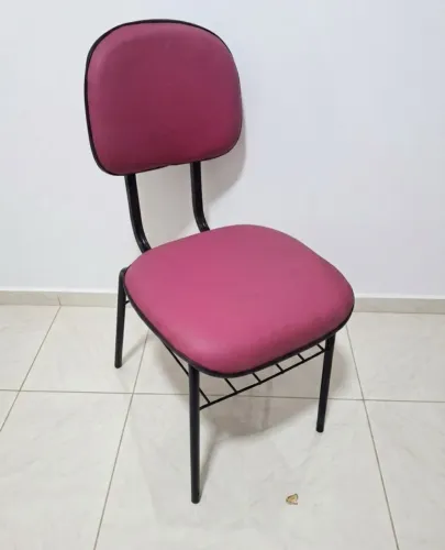 Cadeira rosa fixa 