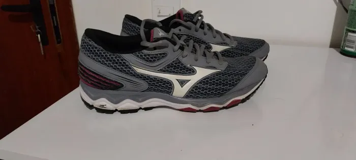 Tênis Mizuno Wave 37