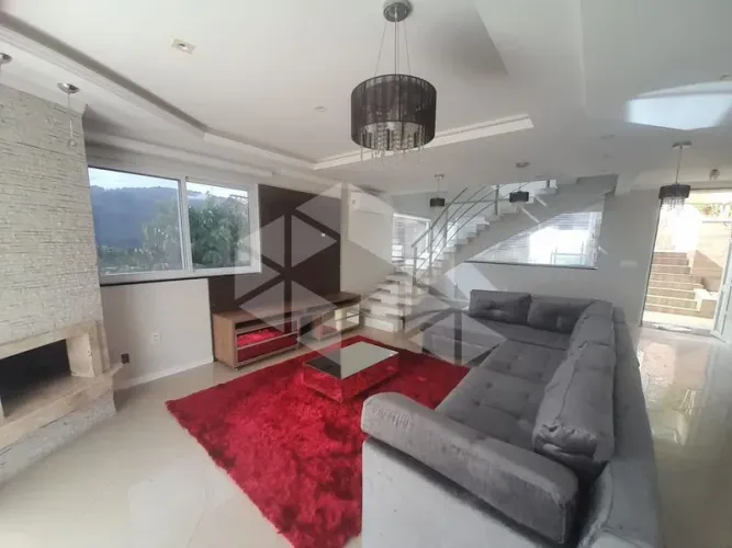 Triplex Mobiliado de 3 Suítes para Alugar com 350m² - Florianópolis