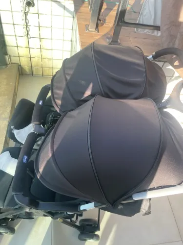 Carrinho gêmeos chicco. Apenas pix no ato de entrega