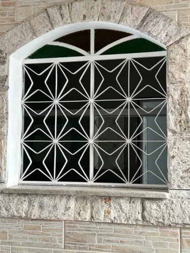 Vendo porta e janelas de ferro em excelente estado