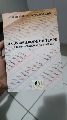 Livro de contabilidade