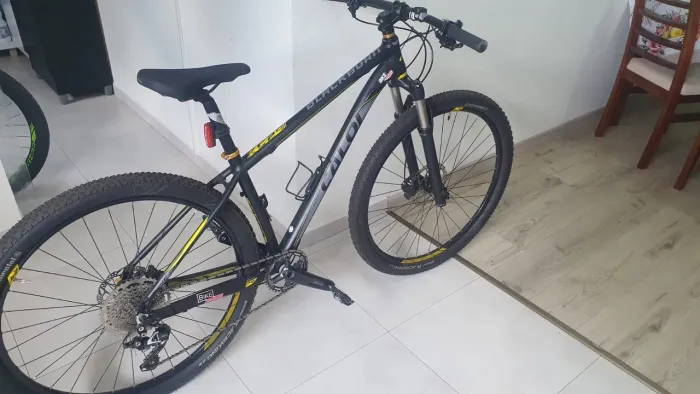 Bicicleta Caloi Black Burn quadro 17