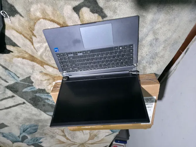 Notebook Samsung NP550XDA core i7 de 12th 8gb de RAM ddr4 podendo colocar mais um módulo