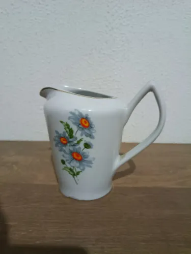 Antiga leiteira porcelana