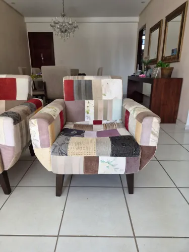 Par de Poltronas Patchwork Estilo Retrô