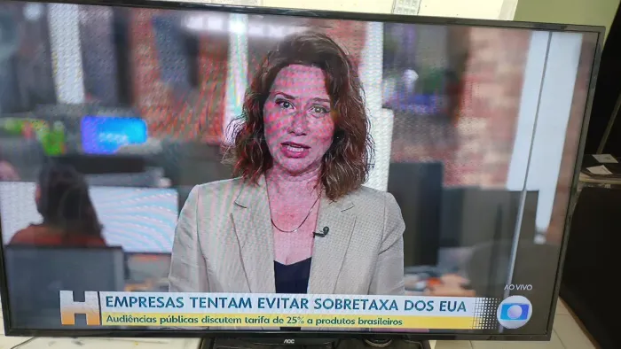 Vendo uma tv AOC 48 polegadas não é smart funcionamento perfeito retirar no local não tem