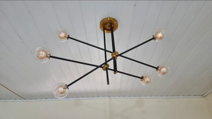 Lustre Plafon Moderno Sputnik Dourado e Preto - 6 Hastes
