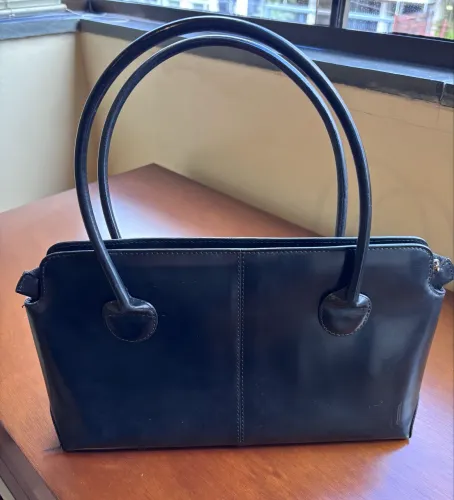 Bolsa de couro preta marca Datelli