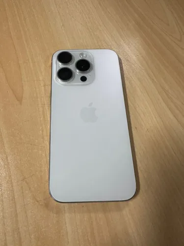 Iphone 15 pro zerado ?