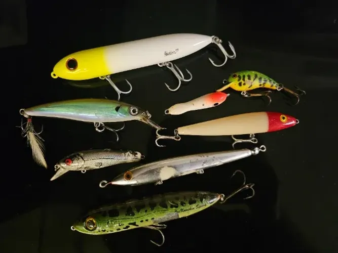 Lote de Iscas Artificiais: Rapala, Heddon, Bomber, Cotton Cordell e outras.