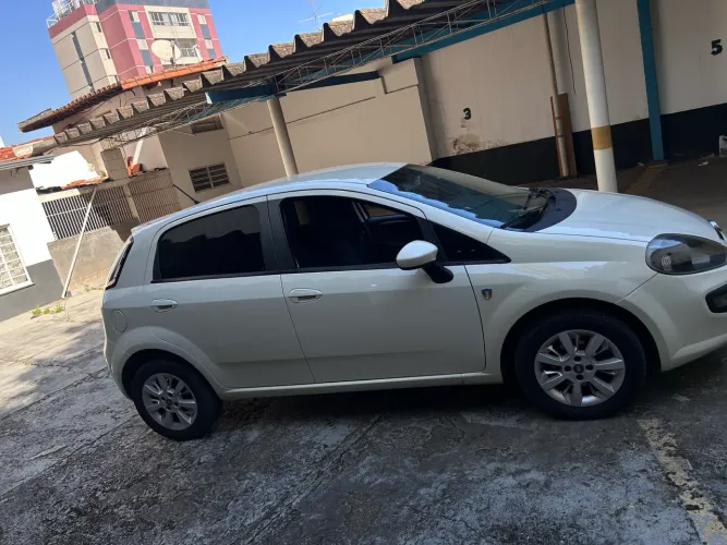 Fiat Punto Attractive 1.4 Fire Flex 8V 5P 2016