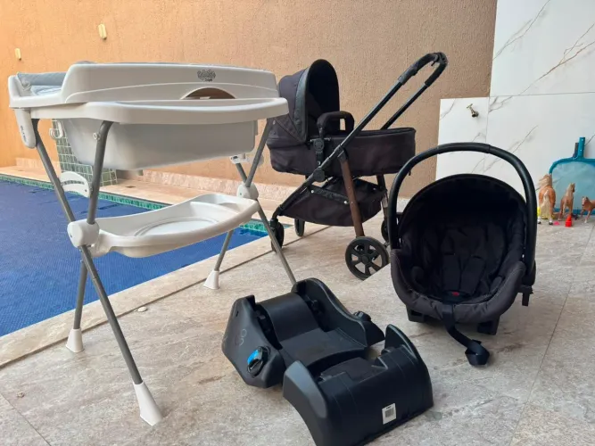 Banheira, Carrinho Moisés e BB Conforto com Base Galzerano