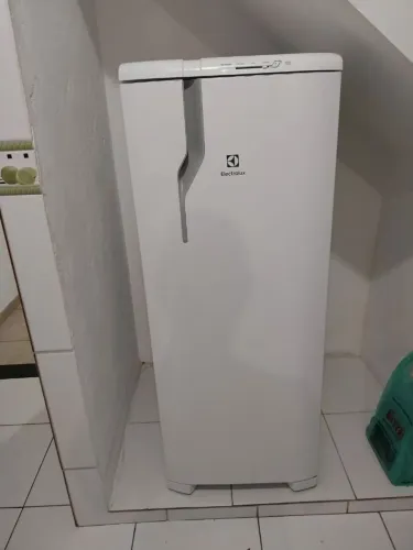 Geladeira Electrolux RE31