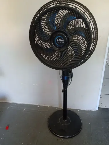 Ventilador ARNO de coluna (não funciona)