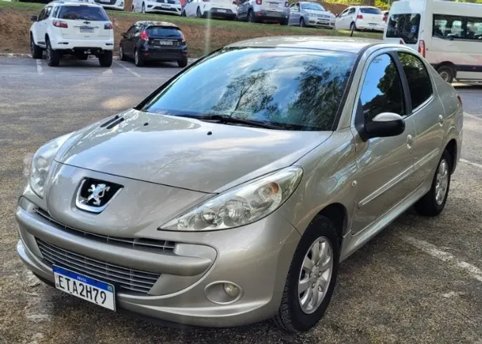 Peugeot 207 Sed. Passion XR Sport 1.4 Flex 8V 4P 2013