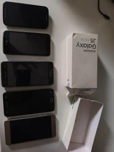 Lote de celulares antigos funcionando normalmente!