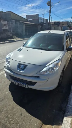Peugeot 207 XR 1.4 Flex 8V 5P 2012