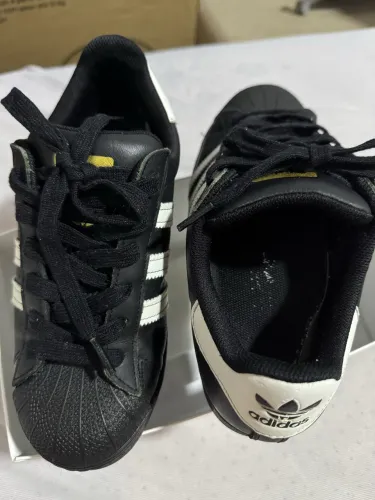 Tênis adidas unissex