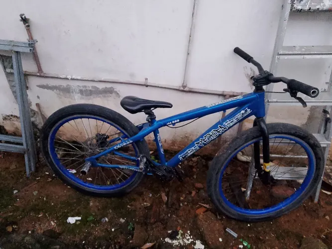 Bike perifa azul escuro 2.0 aro:26 com disco 203 garfo master freio:mt200 sem corrente
