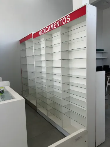 Móveis farmácia