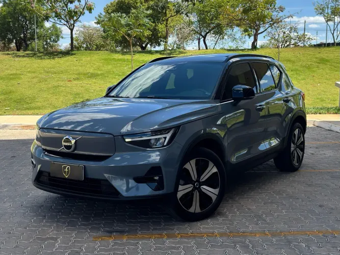 Volvo XC40 Recharge Plus (elétrico) 2023