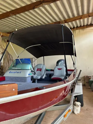 Lancha Levefort motor yamaha 60hp 4 tempos