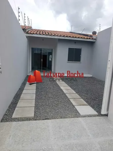 Vendo excelente casa em rua pública no bairro Conceição.