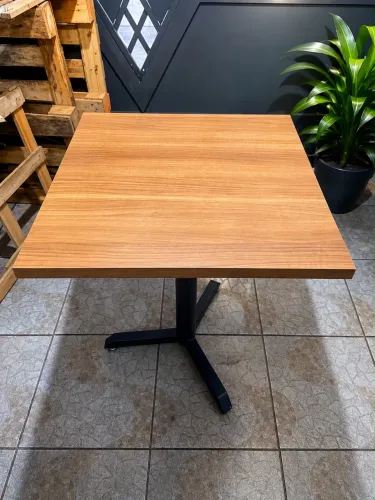 Mesa de madeira 70x70 unidade 