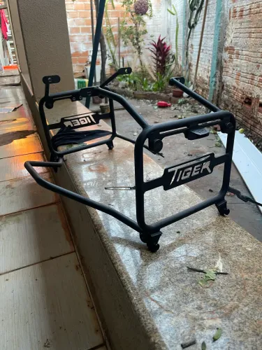 Ferro lateral baú tiger800