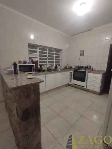 Casa no Jardim Luiza I por R$ 380.000,00