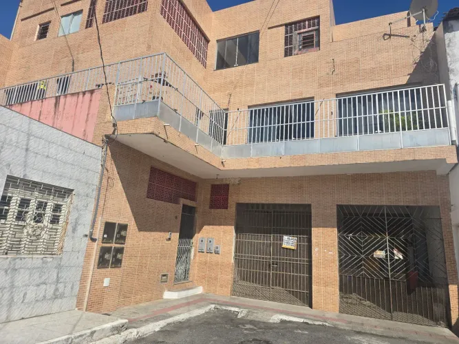 Vendo prédio Residencial com 2 apt. Bairro:Centro Aracajua/SE