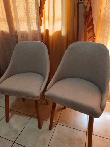 2 Cadeiras Mesa Sala Jantar Luxo Linho Com Corino Madeira + puff