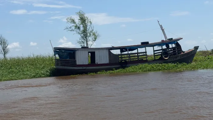 Vendo esse barco seme novo interessado chama no meu zap *05