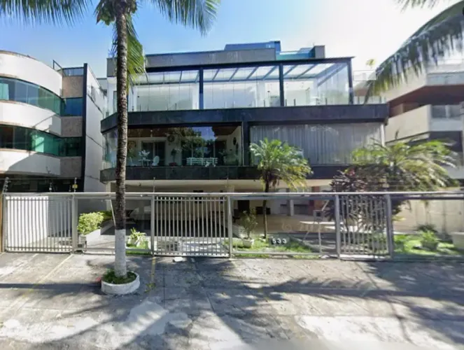 Duplex para aluguel e venda possui 469 metros quadrados com 5 quartos