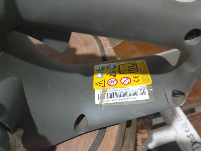 Vende-se motoserra