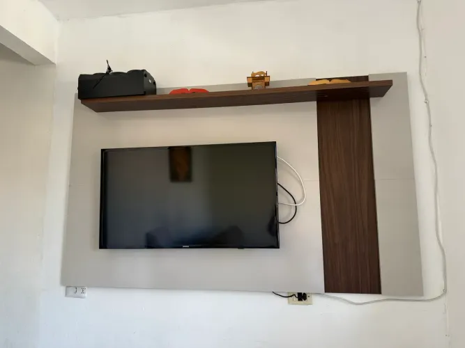 Painel de TV 65 polegadas 