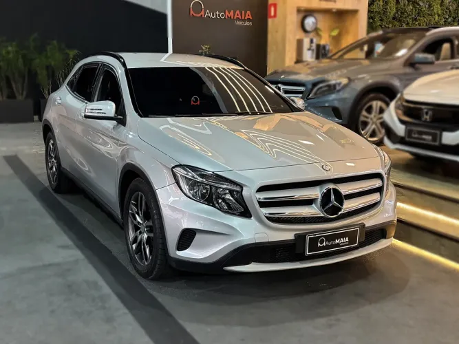 Mercedes-Benz GLA 200 Adv. 1.6/1.6 TB 16V Flex Aut. 2015