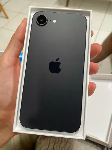 iPhone 16e